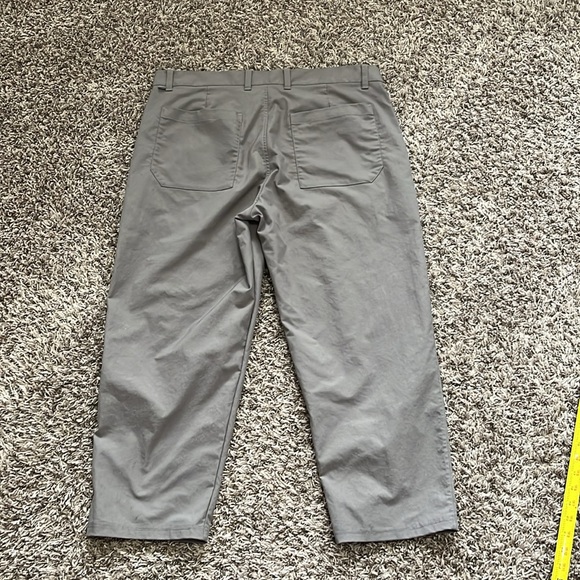 Lululemon Commissioner pant mens 36 x 25 - Picture 6 of 8